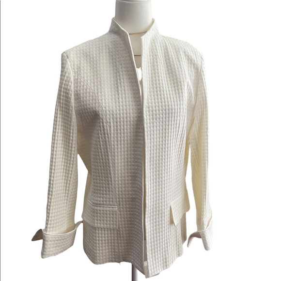 Austin Reed Jackets & Blazers - Austin Reed off white textured blazer size 14